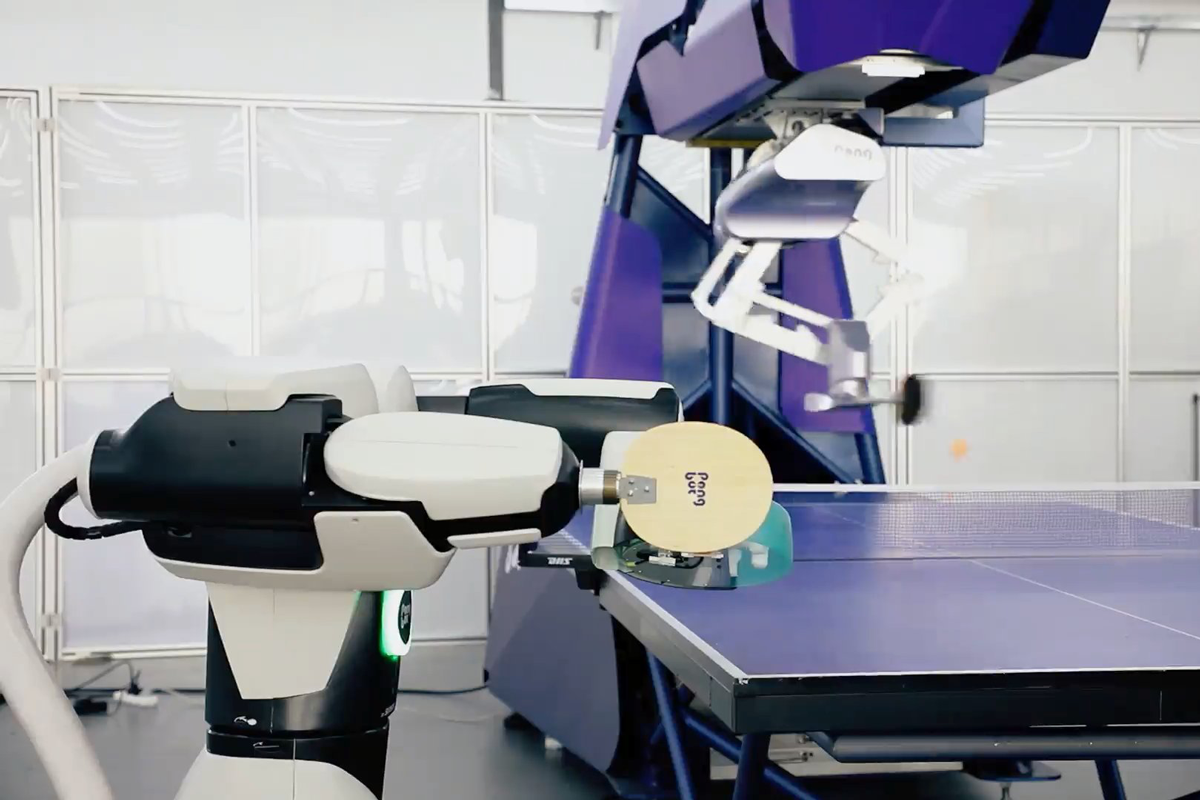 Siasun-Pong-bot-2
