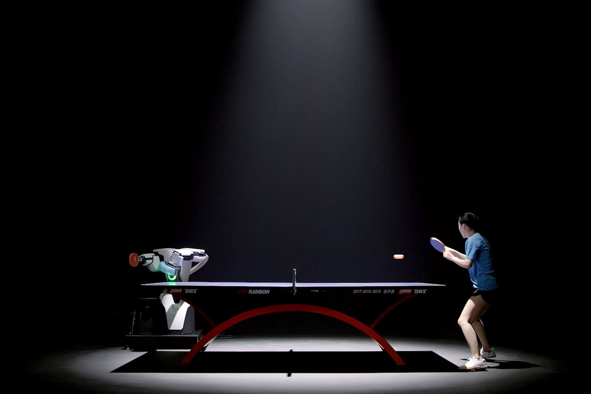 Siasun-Pong-bot-3